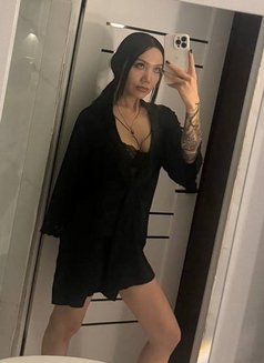 Diana - escort in Al Manama Photo 14 of 16