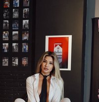 Diana - puta in Singapore