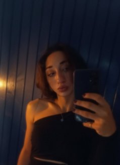 Diana - Transsexual escort in Beirut Photo 1 of 9