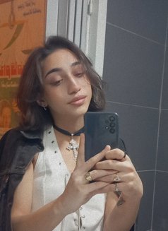 Diana - Transsexual escort in Beirut Photo 5 of 9