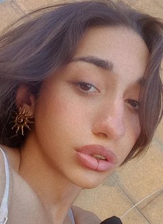 Diana - Transsexual escort in Beirut Photo 7 of 9