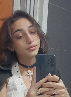 Diana - Transsexual escort in Beirut Photo 1 of 7