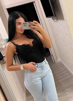 Diana - escort in Dammam Photo 2 of 6