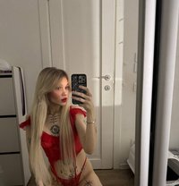 Diana - escort in Hong Kong