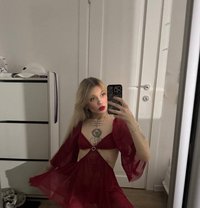 Diana - escort in Hong Kong