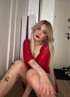 Diana - escort in Hong Kong Photo 5 of 10