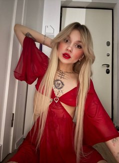 Diana - escort in Hong Kong Photo 10 of 10