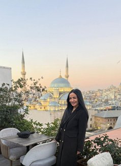 Diana - puta in İstanbul Photo 1 of 4