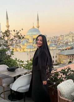 Diana - puta in İstanbul Photo 3 of 4