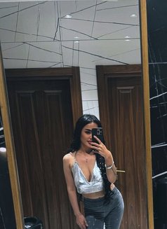 Diana - puta in İstanbul Photo 5 of 7