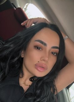 Diana - puta in İstanbul Photo 6 of 7