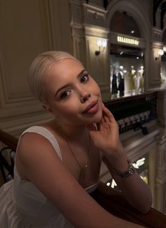 Diana - escort in Khobar Photo 6 of 15