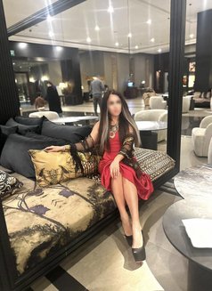 Diana - escort in Mumbai Photo 3 of 7