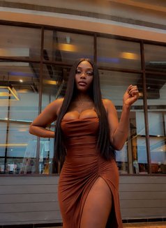 Diana - escort in Noida Photo 1 of 2
