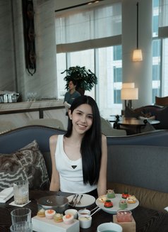 Diana - escort in Bangkok Photo 1 of 8