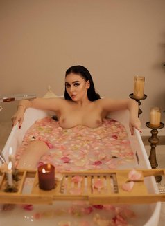 Diana Xxx - puta in Beirut Photo 5 of 5