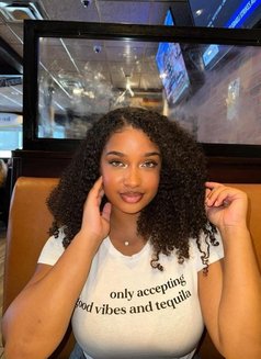 Dianna - escort in Dakar Photo 3 of 3