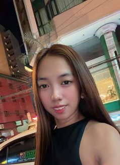 Dianne - escort in Makati City Photo 2 of 2