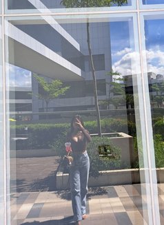 Dianne - escort in Manila Photo 5 of 6