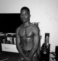 Dias - Acompañantes masculino in Kampala