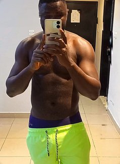 Dickson bbc & masseuse - Masajista in Dubai Photo 3 of 12