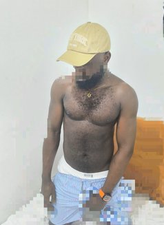 Dickson bbc & masseuse - Masajista in Dubai Photo 11 of 12