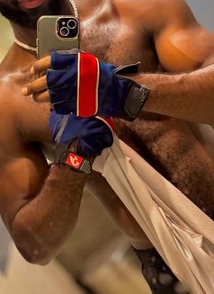 Dickson (Massage) Bbc - Acompañantes masculino in Dubai Photo 2 of 5