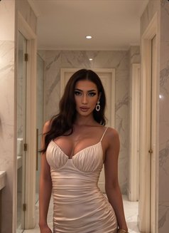 Didisha from Azerbaijan 🇦🇿 - Transsexual escort in Khobar Photo 5 of 6