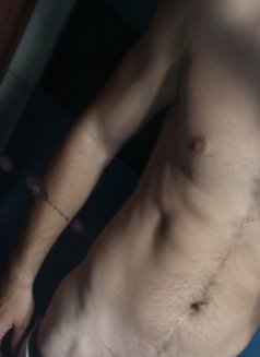 Different - Acompañantes masculino in Beirut Photo 3 of 3