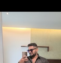 Dik - Acompañantes masculino in Mumbai