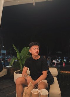 Dika - Acompañantes masculino in Bali Photo 1 of 4