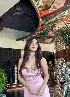 Diksha - puta in Abu Dhabi Photo 1 of 4