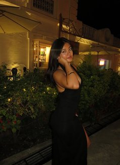Diksha - escort in Guwahati Photo 2 of 3