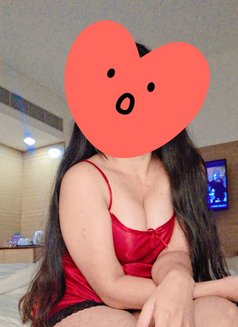 Diksha - escort in New Delhi Photo 1 of 3