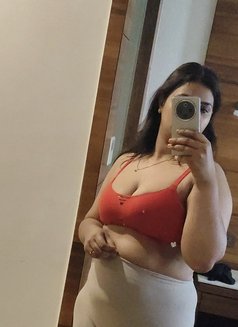 Diksha - escort in New Delhi Photo 1 of 1