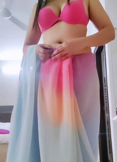 Diksha - escort in Noida Photo 2 of 14