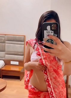 Diksha - escort in Noida Photo 5 of 14