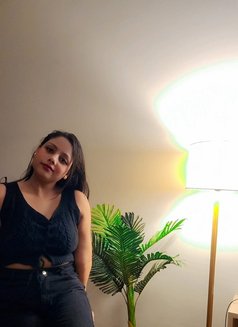 Diksha - Agencia de putas in Noida Photo 5 of 7