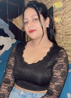 Diksha - Agencia de putas in Noida Photo 7 of 7