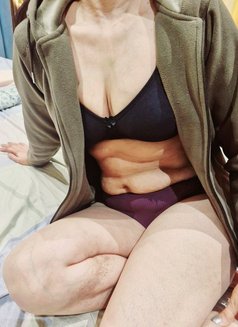 Dikshaa Sharma - puta in Noida Photo 4 of 6