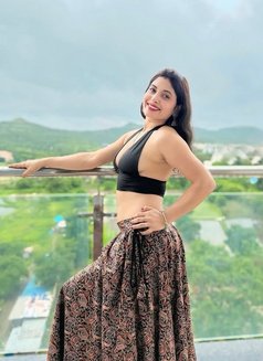 Dikshita Pandya - puta in Bangalore Photo 2 of 3