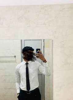 Dilan/ Vip - Male escort in Colombo Photo 1 of 3