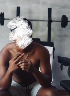 Dilan Vip - Male escort in Colombo Photo 2 of 5