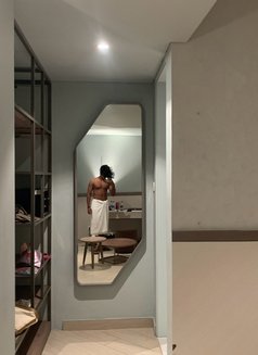 Dilan Vip - Male escort in Colombo Photo 3 of 5