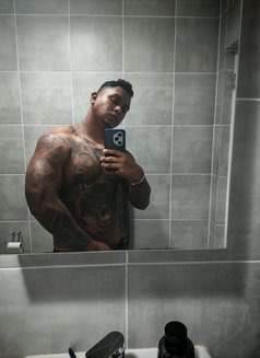 Dilano - Male escort in Cape Town Photo 6 of 7