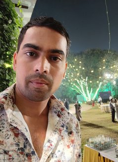 Dilaon - Acompañantes masculino in Bangalore Photo 2 of 2