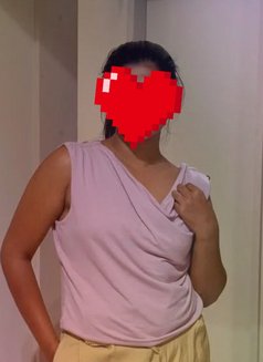 Dileka - Vandana & Nadee Lesbians - puta in Colombo Photo 3 of 16