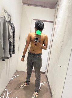 Dilmith - Male escort in Colombo Photo 1 of 5