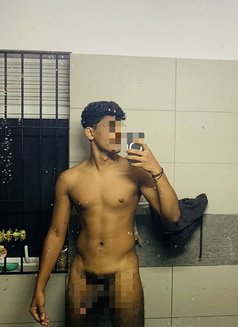 Dilo Vip - Male escort in Colombo Photo 5 of 6