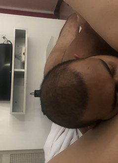 Dilon Milf Eater - Male escort in Colombo Photo 3 of 3